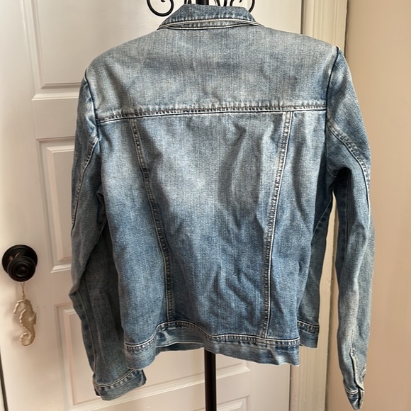 GAP Distressed Denim Jacket - Picture 5 of 9